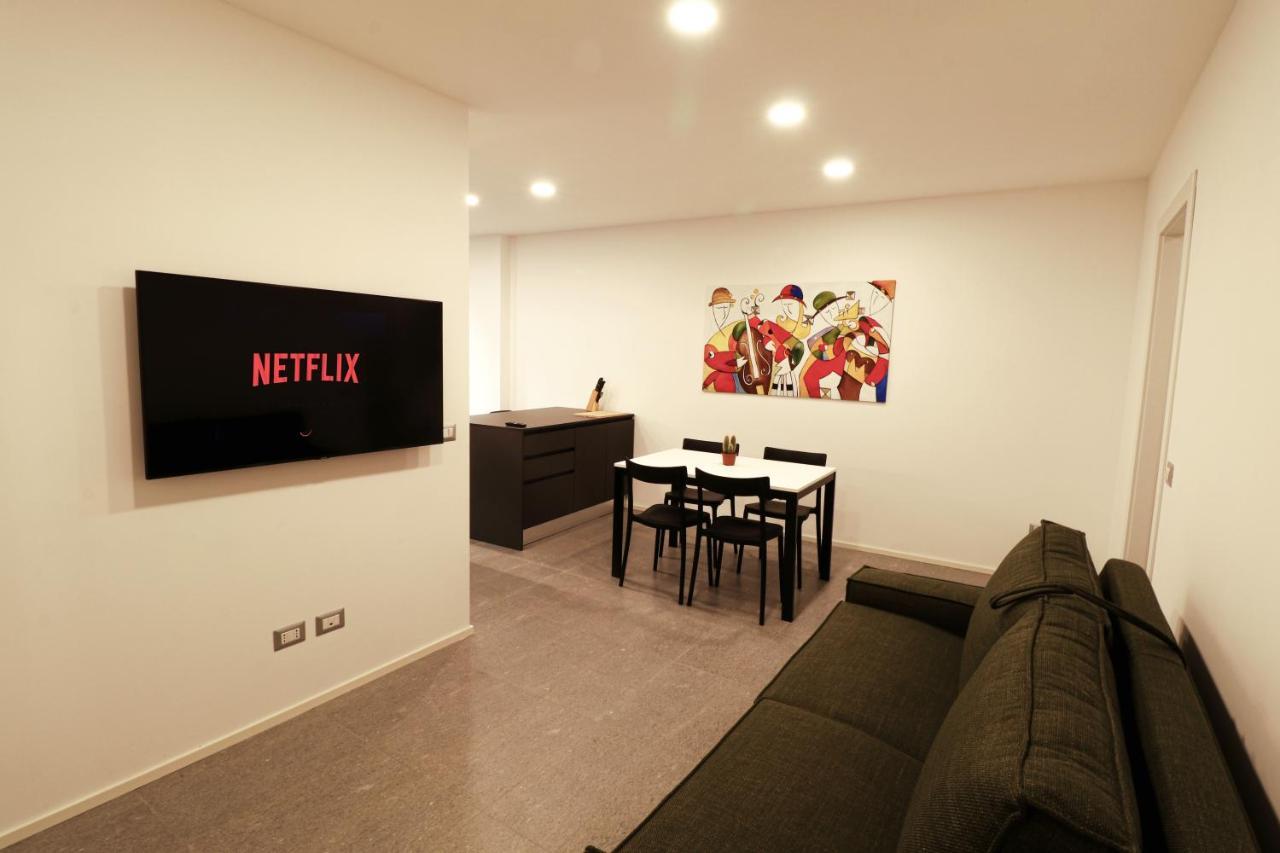 Hosting Studio - 2 Sondrio Exterior photo